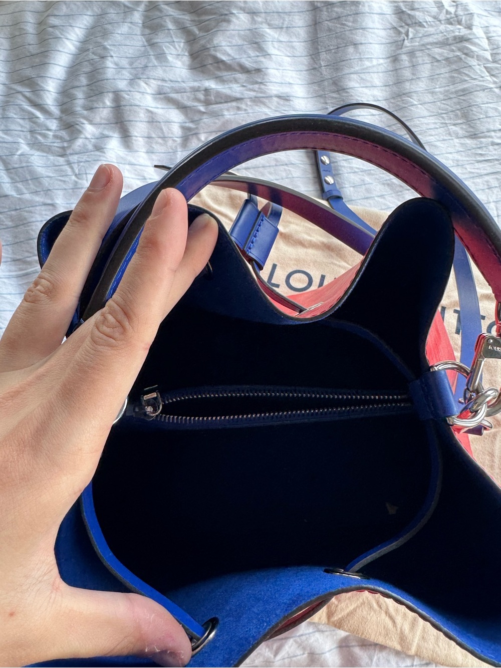 Louis Vuitton Néonoé MM bucket bag Red Epi leather & blue drawstring and lining - Picture 3 of 9